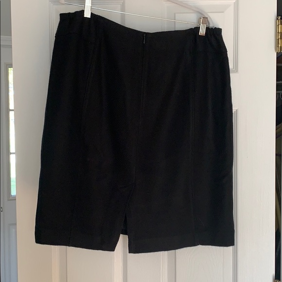 🌺TALBOTS Woman BLACK WOOL SKIRT🌺 - Picture 2 of 6